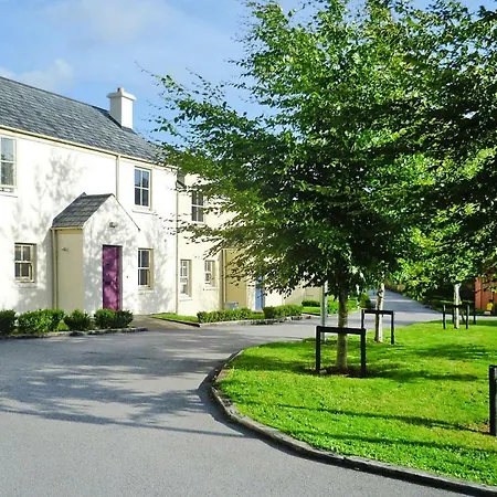 Terraced Houses Bunratty Eir021015 Iya